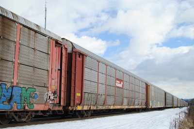 940332