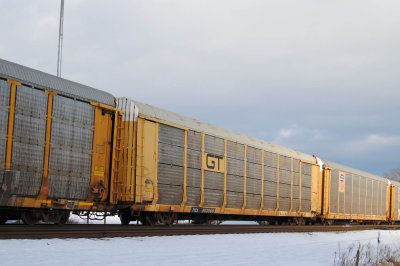 963560