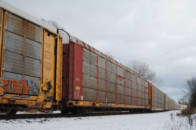 905732