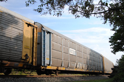 983652