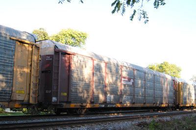 973743