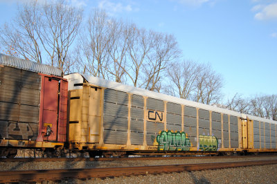 310256