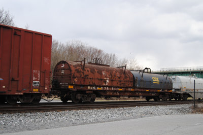 627566
