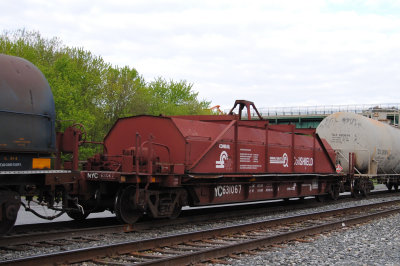 631067