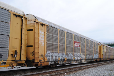 701138