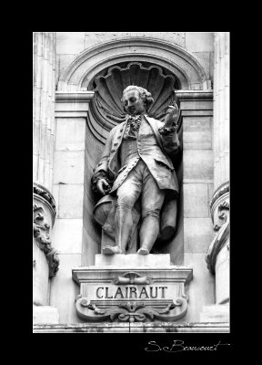 Htel de Ville - Statue de Clairaut