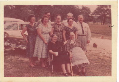 Elisa Welch and her children 1961