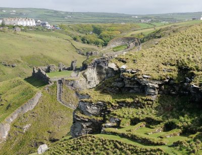 Tintagel Castle 9070.jpg