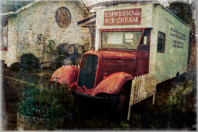 The Flying Dutchman Winery bus
