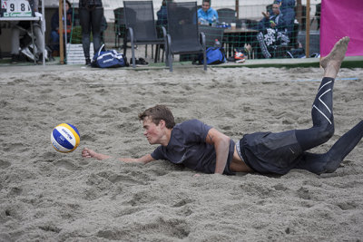 Sandvolleyball and gatefotball