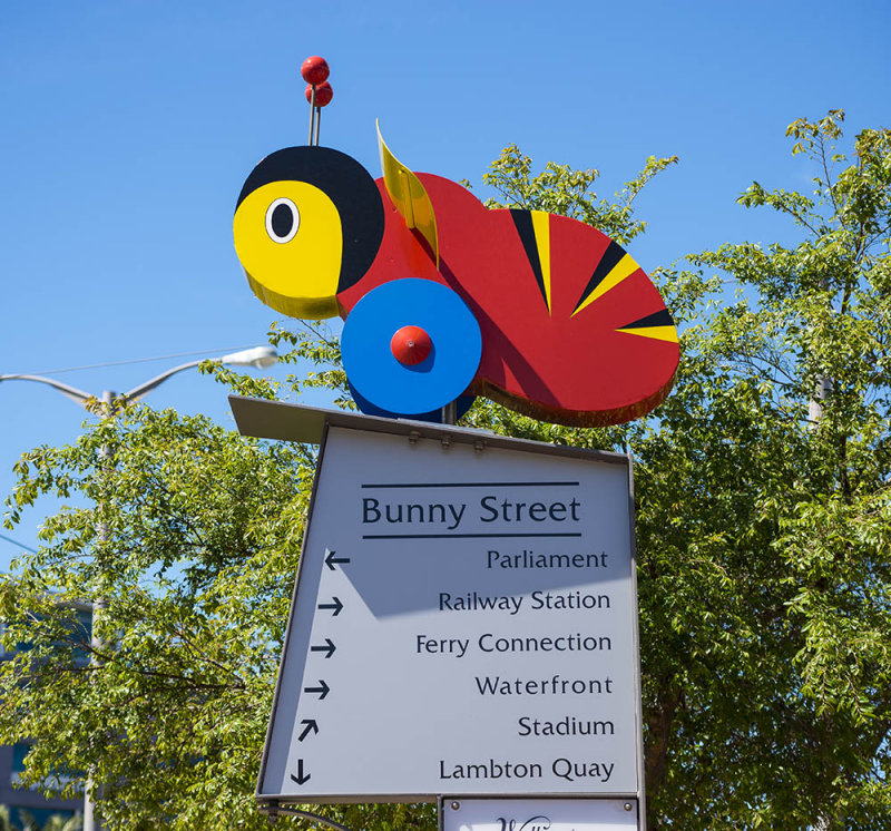 Buzzy bee sign on Bunny St