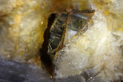 Unknown Mineral 1 of 5.jpg