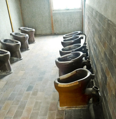 Dachau-toilet room