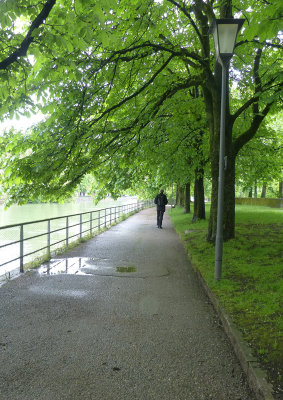 Munich-walk along the Isar river