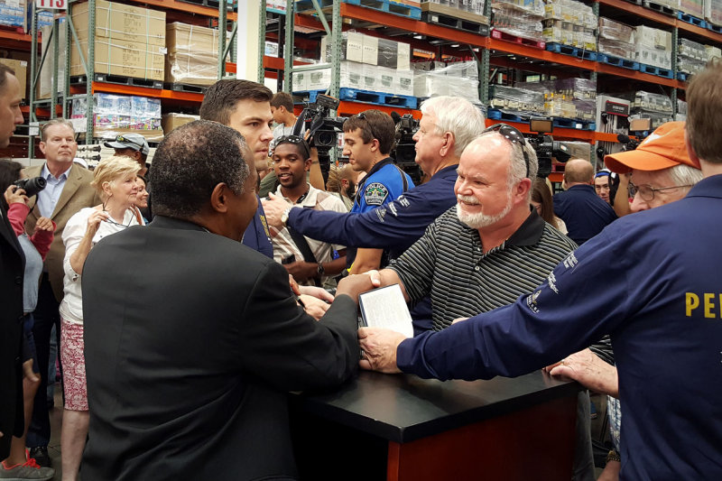 Meeting Dr Ben Carson.jpg