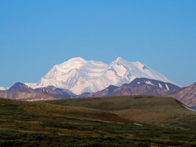 P6204862 - Mt McKinlery Full View.jpg