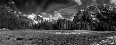 Yosemite Pano B&W.jpg