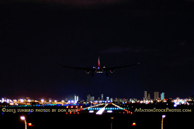 2013 - American Airlines B757-223 landing on runway 9 at Miami International Airport at night