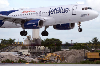 2014 - first flight to land on FLL's new runway 10-right (JetBlue A320-232 N709JB)