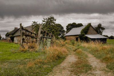 1308. Btiments de ferme abandonns