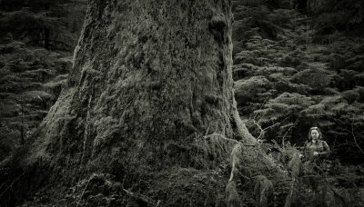Sitka Spruce & Photographer, Hoh Rainforest(OlympicPeninsula_041116_128-1.jpg)