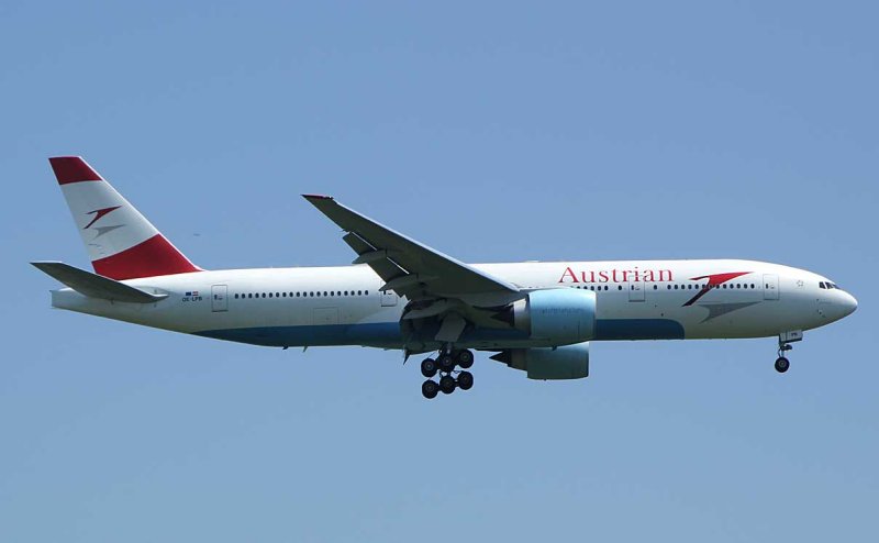Austrian B-777-200 approaching JFK Ruway 22L