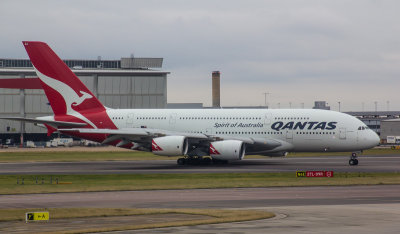 Qantas A-380 at LHR, Nov 2016