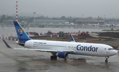 Condor B-767-300 taxi at DUS