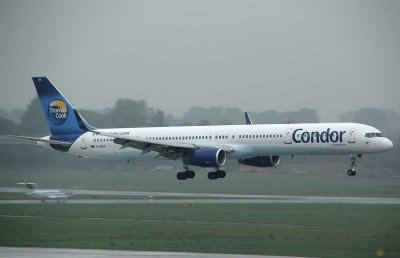 Condor B-757-300 landing in DUS