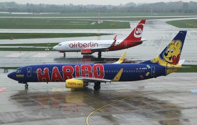 TUIFly B-737-800 featuring HARIBO special bear