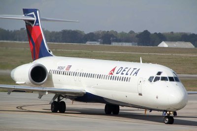 Delta's B-717 at CHS