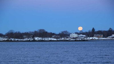 Snowy moon set, Jan 24, 2016