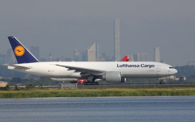 Lufthansa B-777F at JFK, Aug 29016