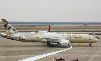 Etihad B-787-9 arriving at PVG