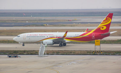 Yangtze River Airlines' B-737-800 at PVG