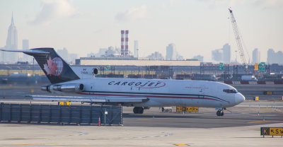 Cargo Jet B-727 taxi for take off at EWR, Jan. 2017