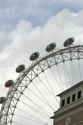 The London Eye had long waits and a big price, so we only looked at it from the car.