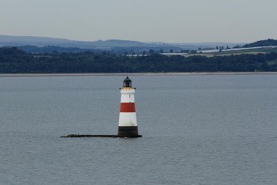 Edinburgh sailaway - Oxcars lighthouse in Firth of Forth 