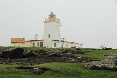 Esha Ness lighthouse by the cliffs (north)