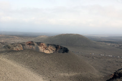 Timanfaya crater - cars waiting to get in