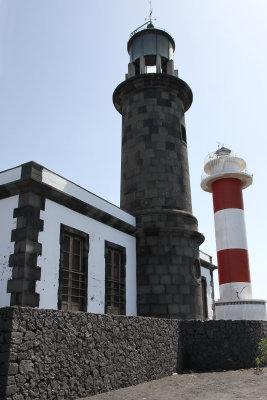 The new (1985) & old (1903) Fuencaliente lighthouses