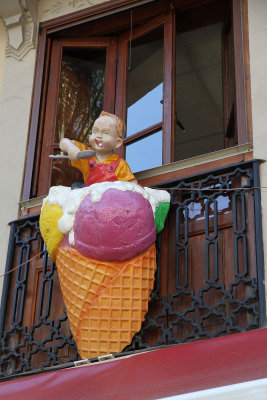 Old ice cream sign in the Old City