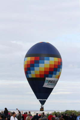 This beautiful balloon came really close to the ground