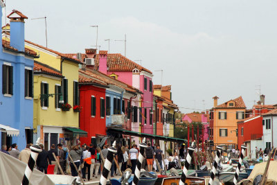 Lots of tourists in Burano late morning