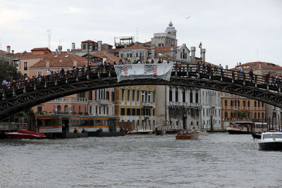  Hate the advertising on pretty Accademia and other bridges.