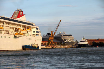 First glimpse of Viking Star - middle ship taken from vaporetto Sun. AM 