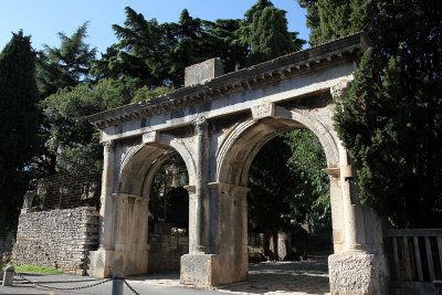 Twin Arches of Pula - Porta Gemina