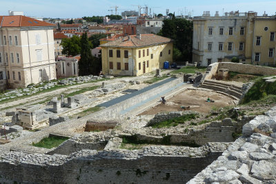 Then I saw the ruins of the Roman Theater, described in a travel book as a relaxing spot.