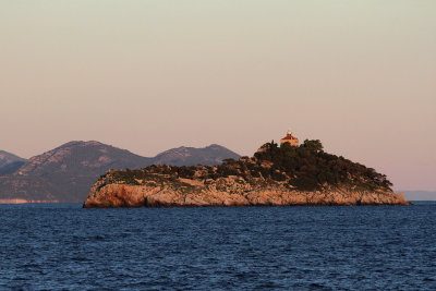 Sveti Andrew lighthouse near Gruz Port
