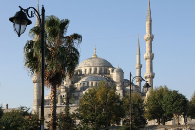  Blue Mosque on Wed., sunny day